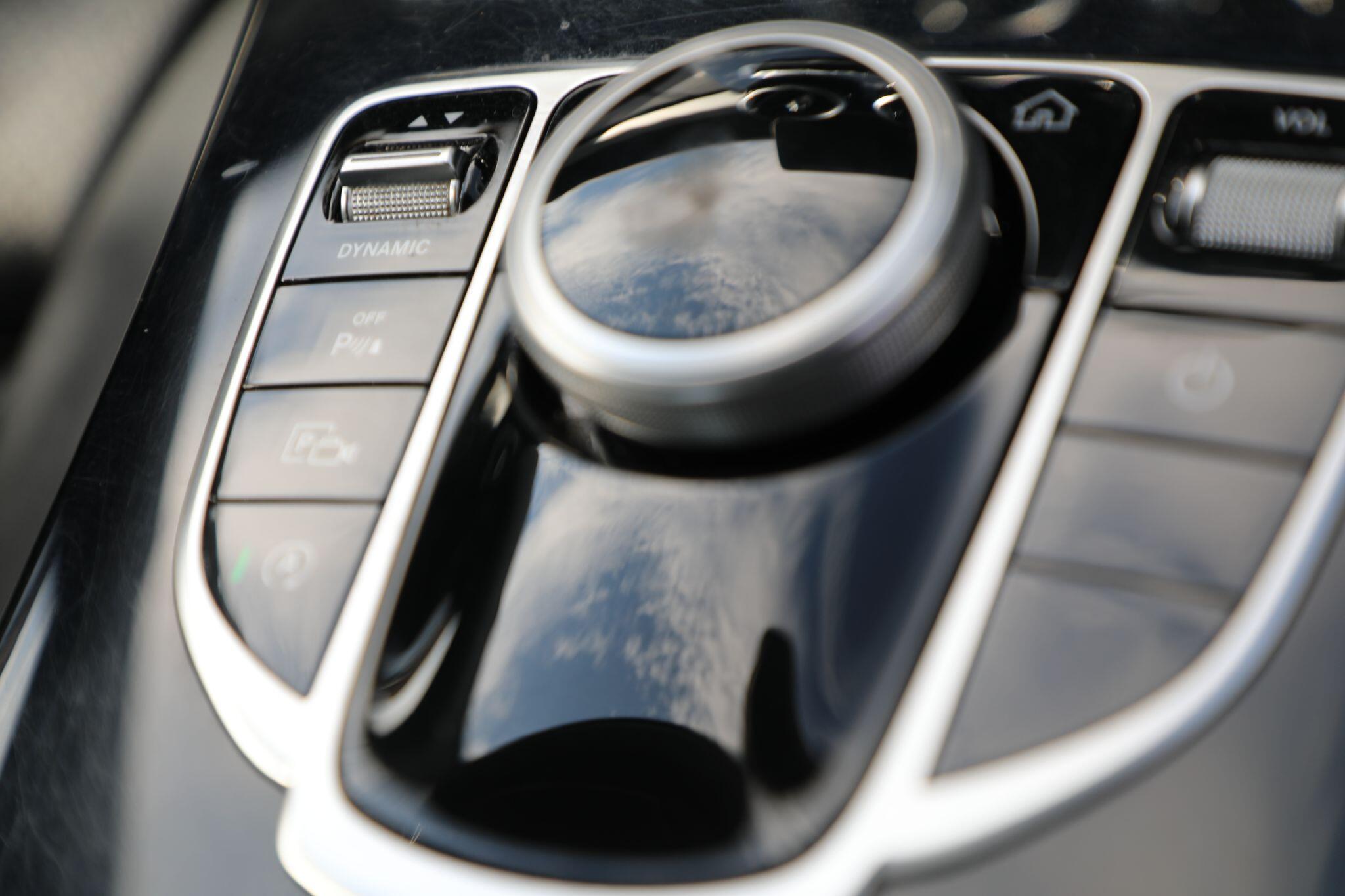 Large vehicle image